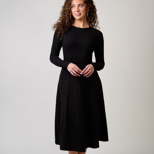Basic Panel Skirt – Black – 29"