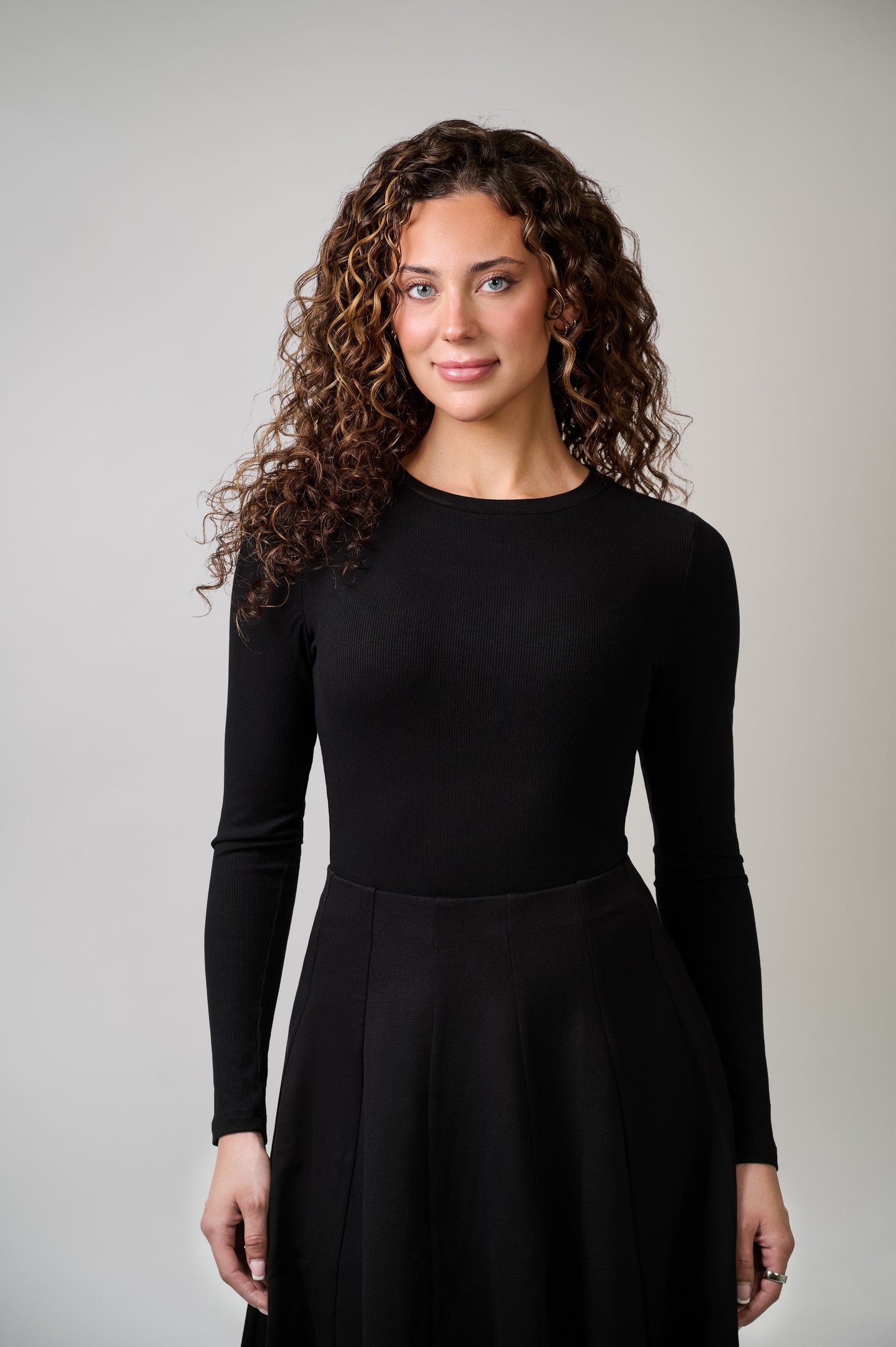 Basic Panel Skirt – Black – 32"