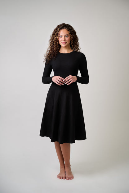 Basic Panel Skirt – Black – 25"