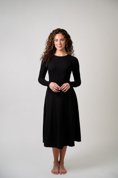 Basic Panel Skirt – Black – 29"