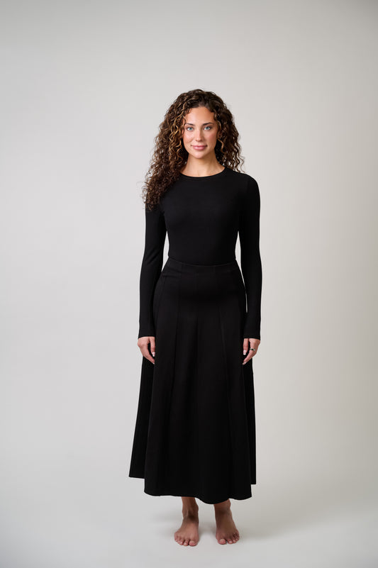 Basic Panel Skirt – Black – 35"