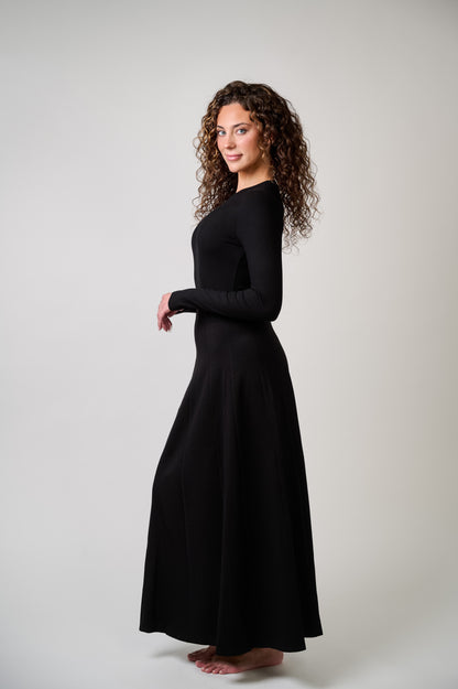 Basic Panel Skirt – Black – 39"